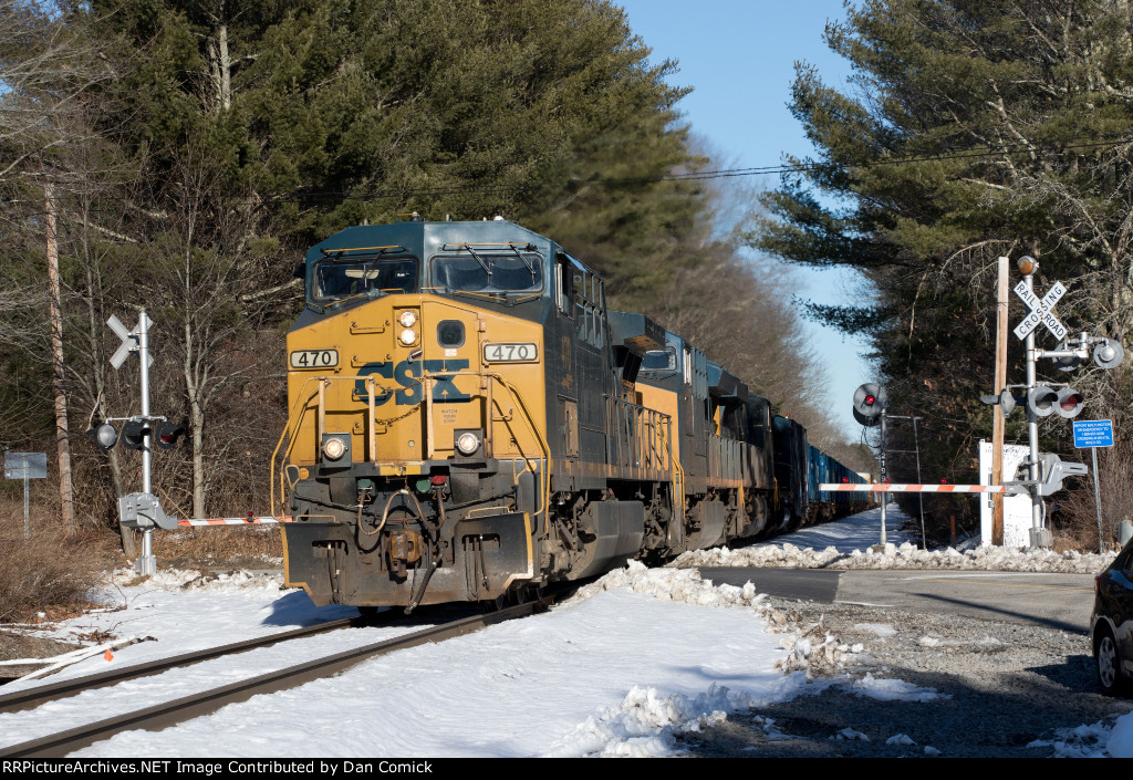 CSXT 470 Leads M427 at River Rd. in Arundel